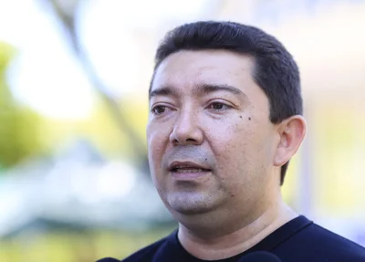 Secretário de educação, Ellen Gera