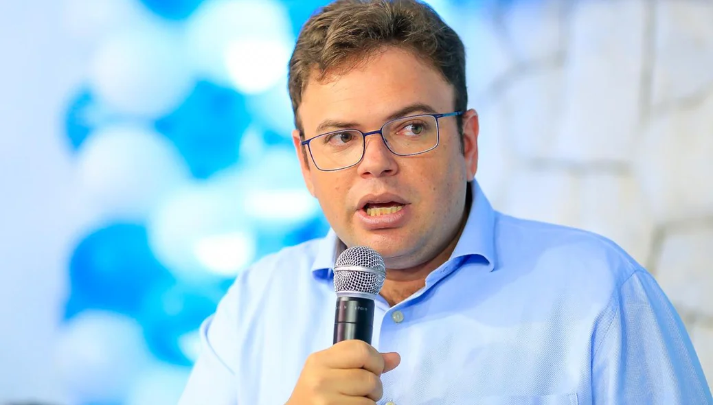 Aluísio Sampaio discursando no evento do Progressistas