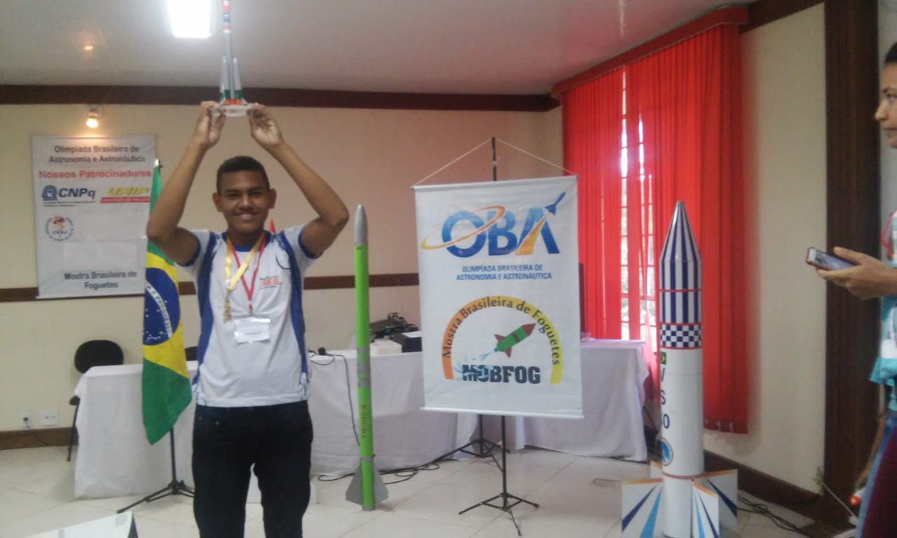 Aluno do SESI Piauí ganha etapa da 13ª Mostra Brasileira de Foguetes