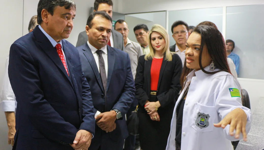Governador Wellington Dias e Fábio Abreu conhecem novas instalações do IDNA