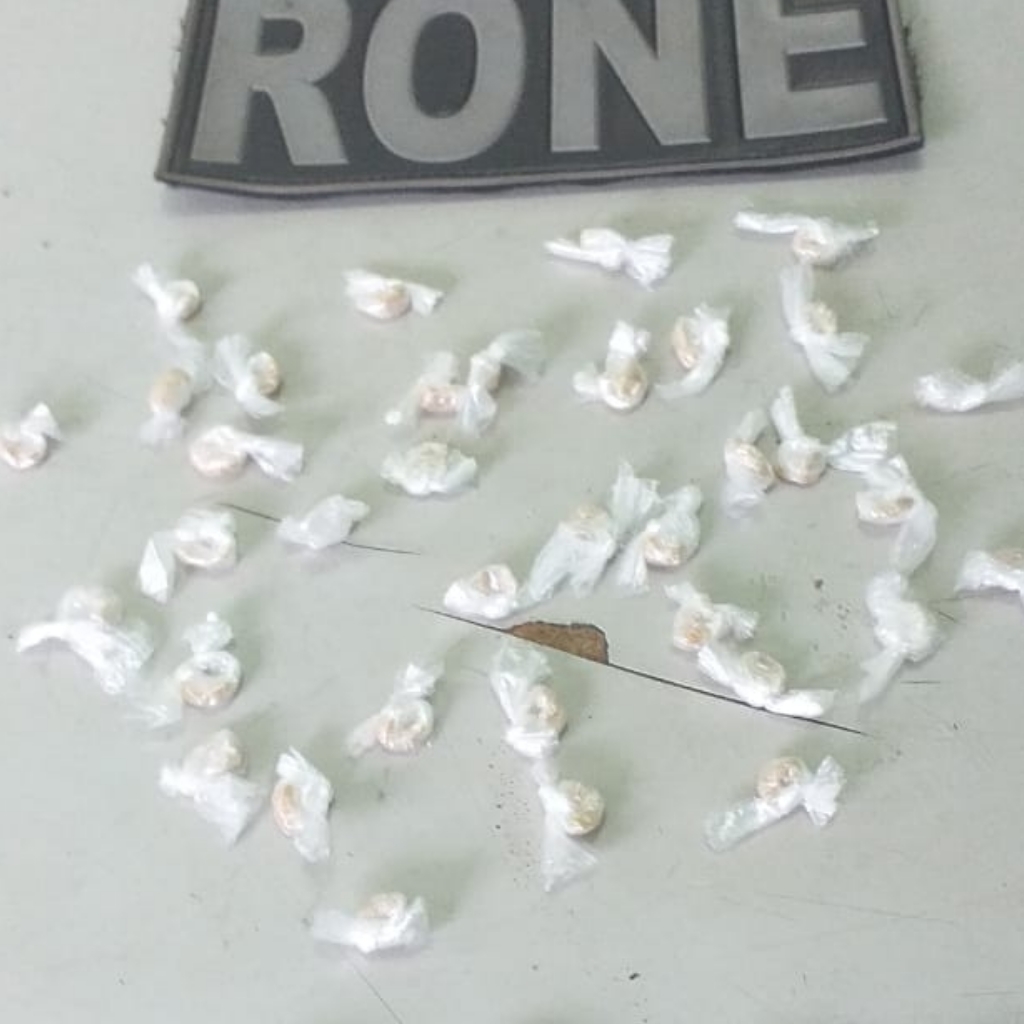 Drogas encontradas com o adolescente