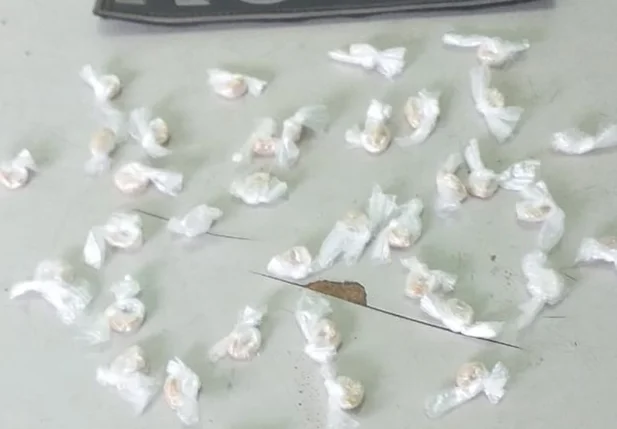 Drogas encontradas com o adolescente