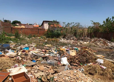 Terreno abandonado no bairro Três Andares