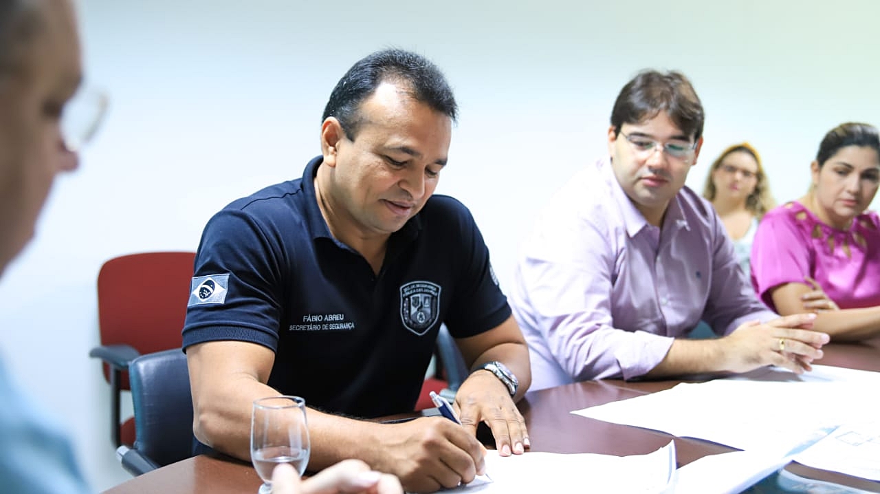 Fábio Abreu destina verba para o hospital de Campo Maior