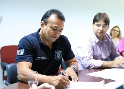 Fábio Abreu destina verba para o hospital de Campo Maior