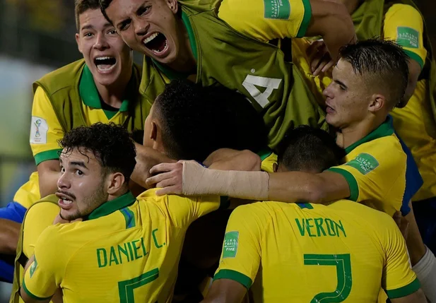 Brasil vence e avança para final do mundial