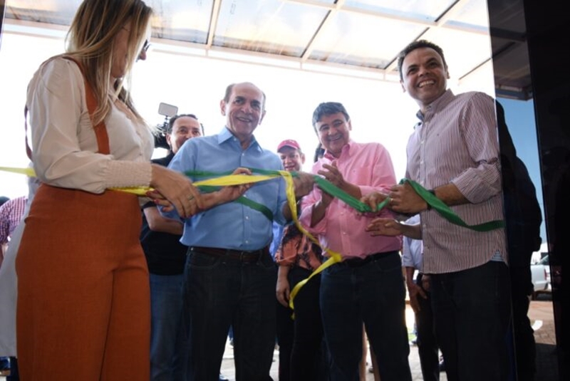 Wellington Dias, Marcelo Castro e Gil Carlos em inaugurações