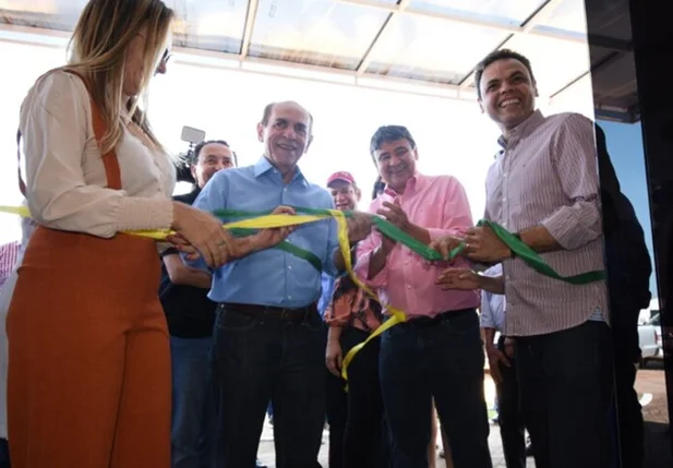 Wellington Dias, Marcelo Castro e Gil Carlos em inaugurações