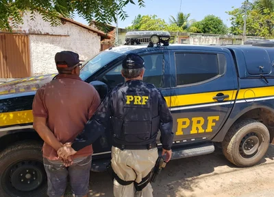 Acusado sendo preso pela PRF-PI