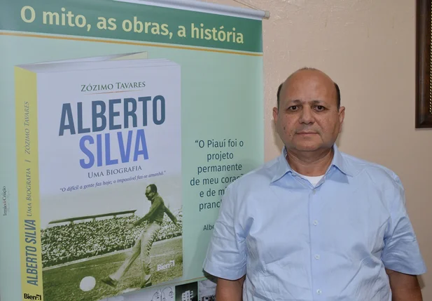 Zózimo Tavares lança livro em Picos