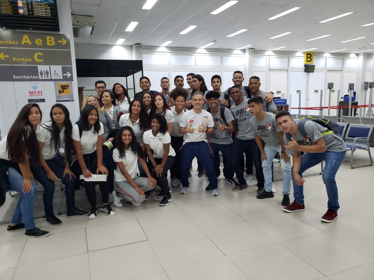 Estudantes que vão participar dos Jogos Escolares