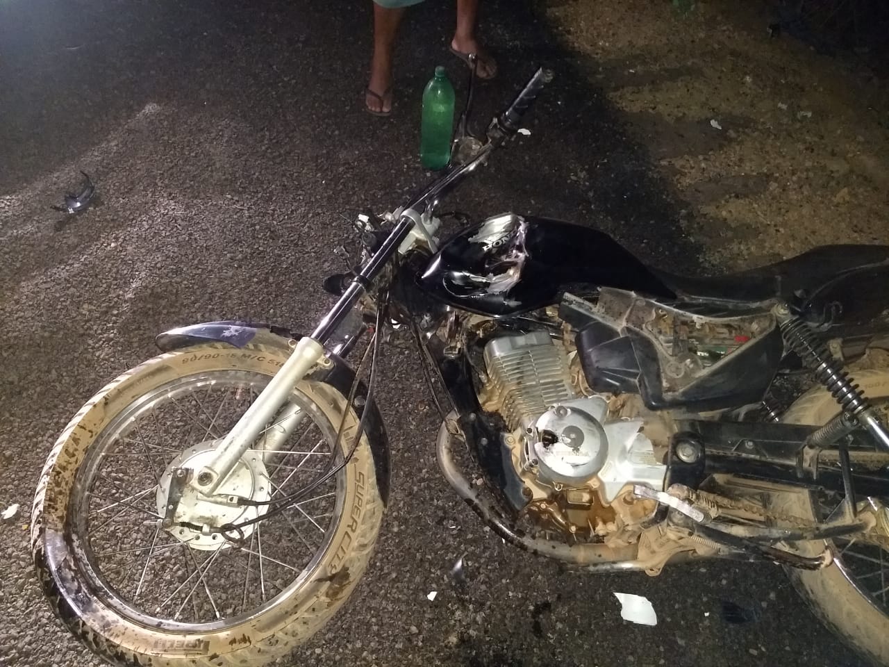 Uma das motocicletas envolvidas no acidente