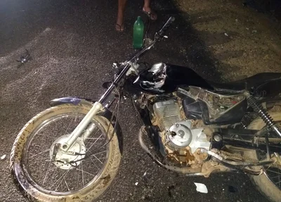Uma das motocicletas envolvidas no acidente