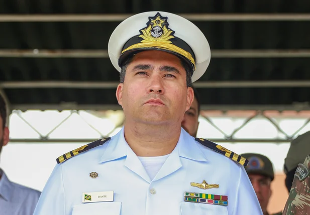 Capitão Dante da capitania dos portos