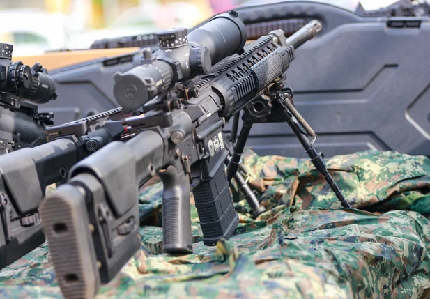 Fuzil sniper entregue a Polícia Militar 
