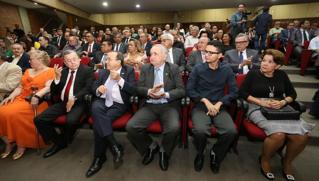 Autoridades presente na solenidade 
