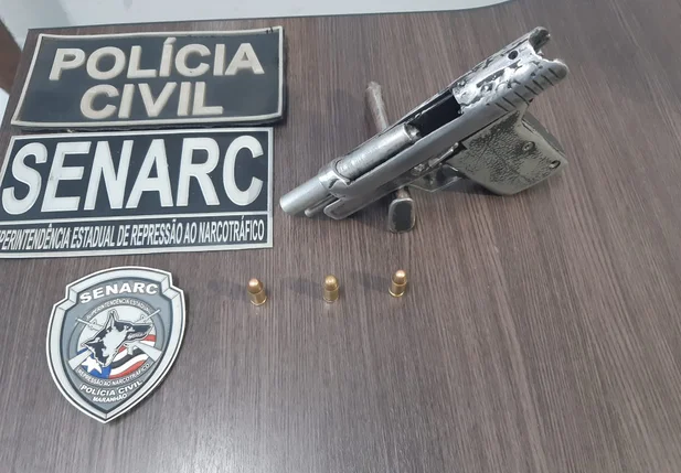 Arma de fogo apreendida pelos policiais do DENARC