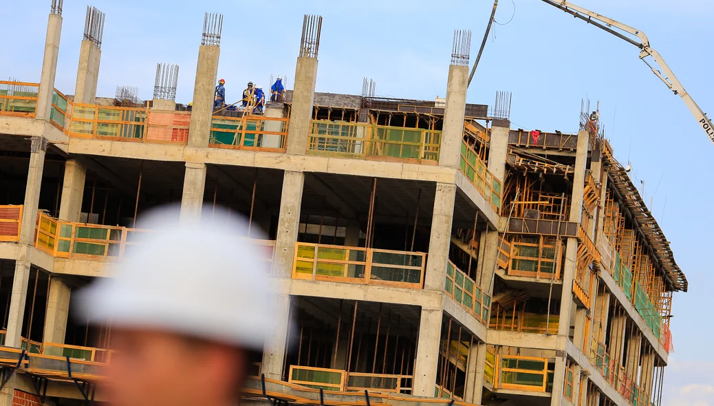 Trabalhadores na obra 