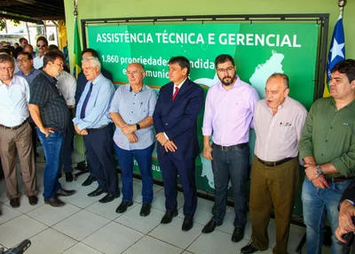Autoridades presentes na solenidade