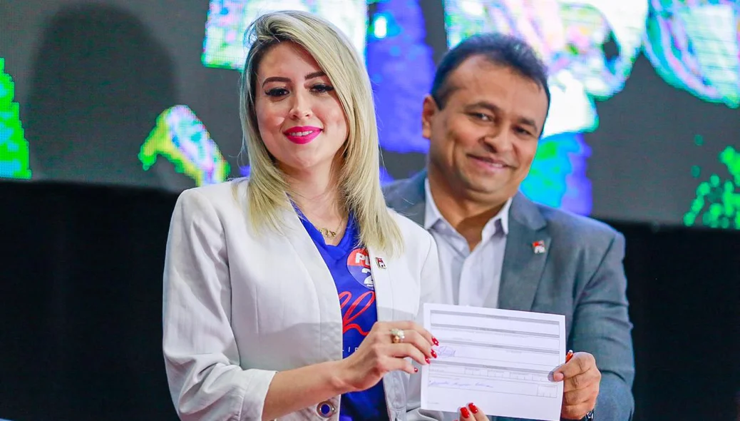Anamelka se filia ao PL