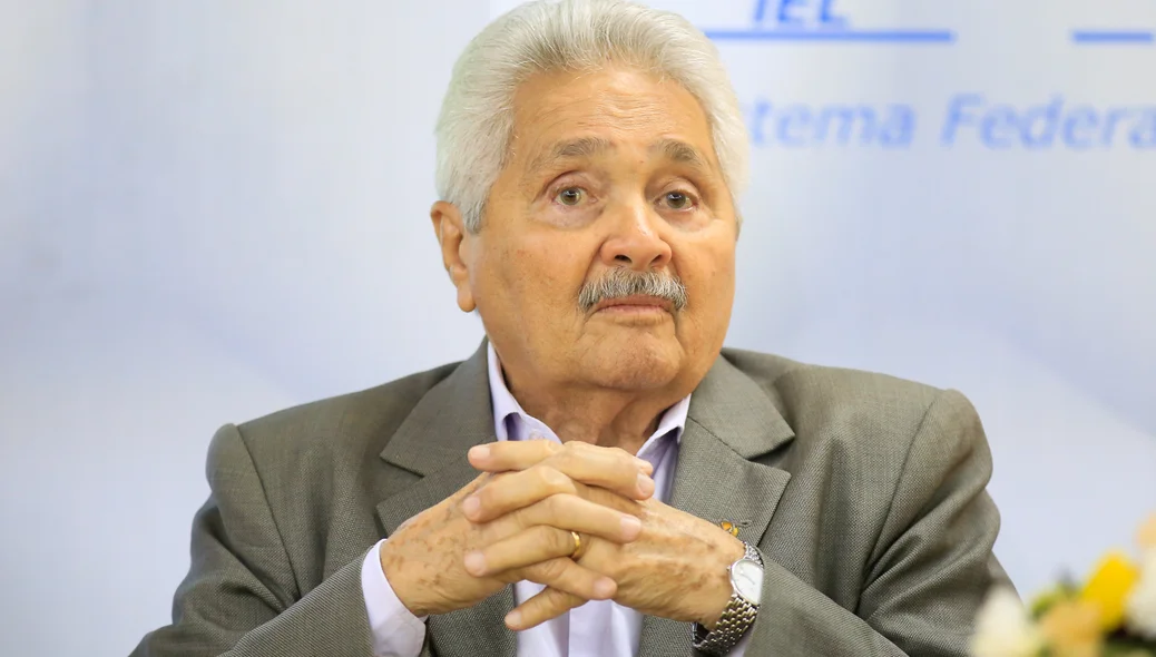 Senador Elmano Ferrer 