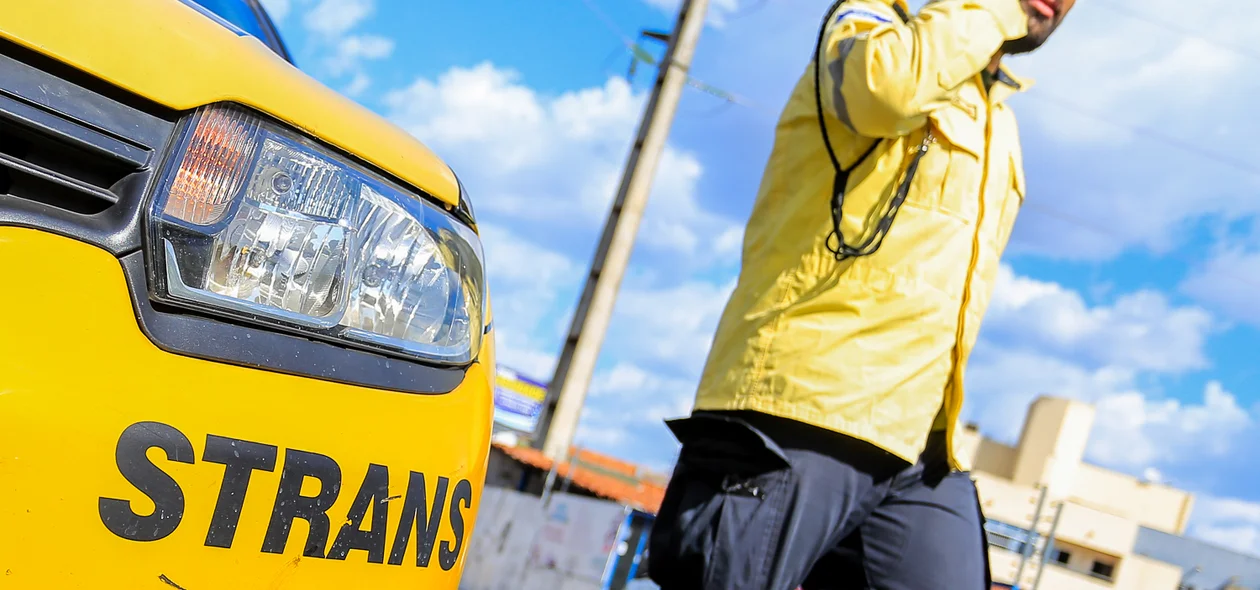 Strans esteve no Local