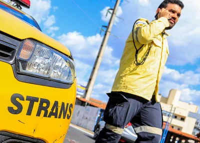 Strans esteve no Local