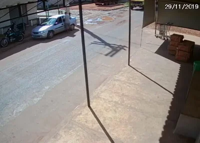 Câmera flagrou ação dos criminosos