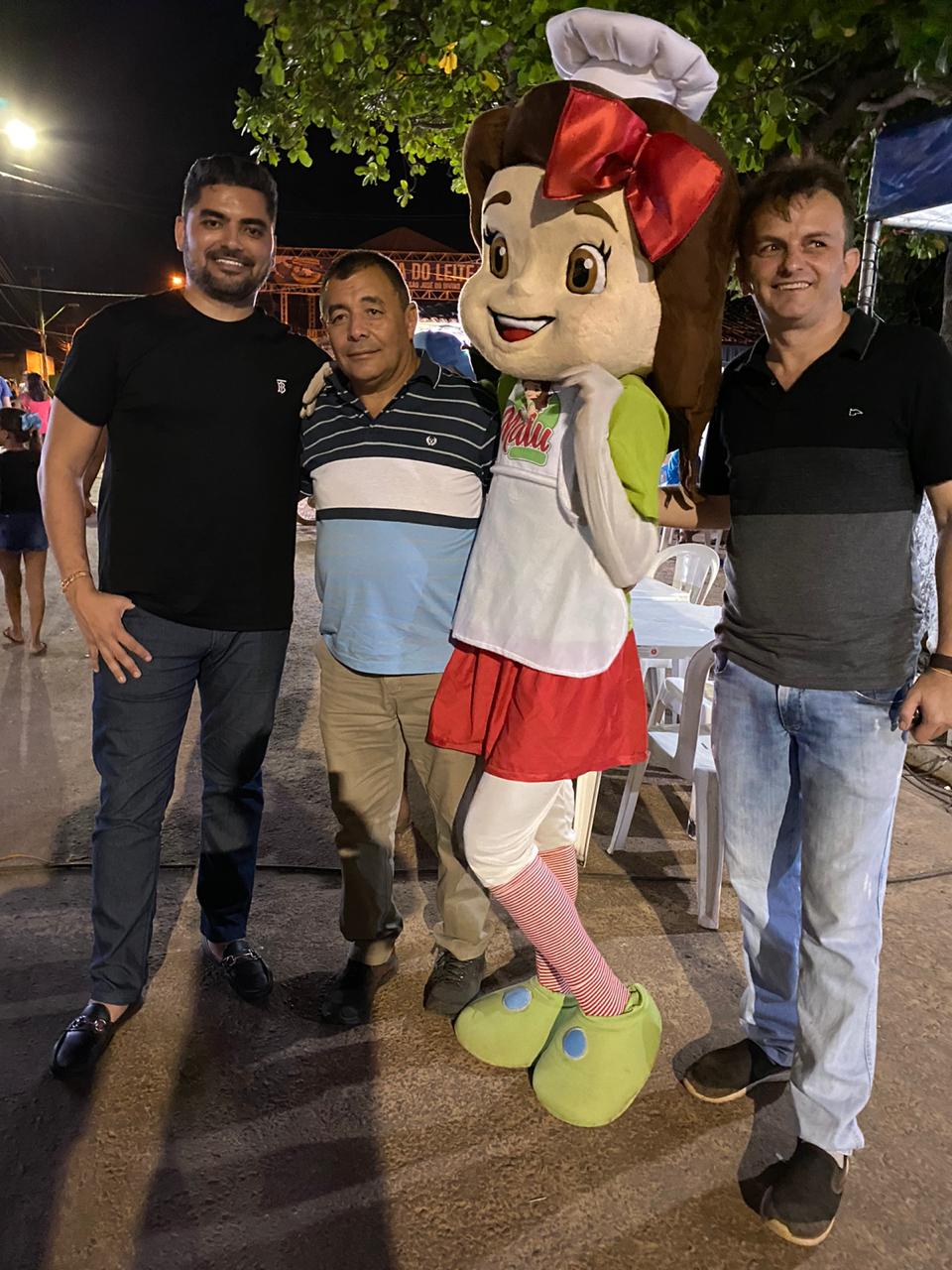 Empresário Thiago Duarte marca presença na 29ª Festa do Leite