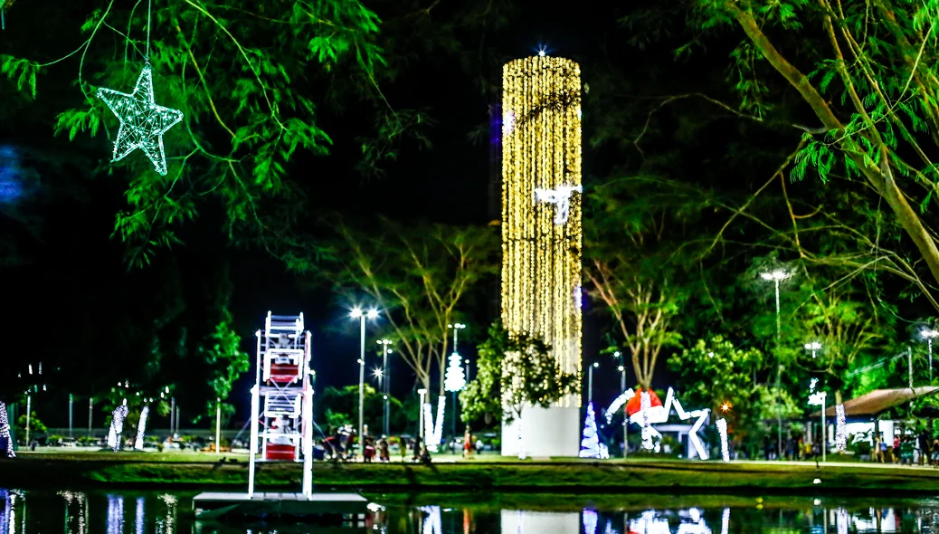 Decoração natalina no Parque da Cidadania
