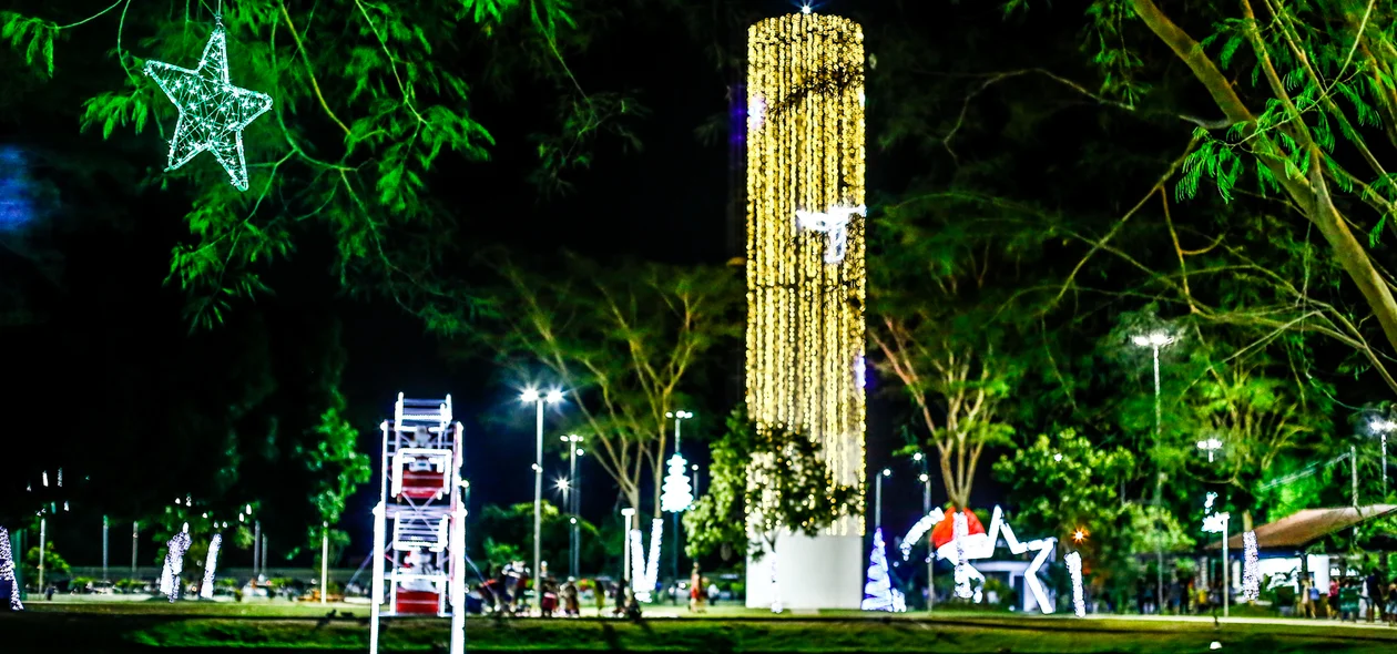 Decoração natalina no Parque da Cidadania