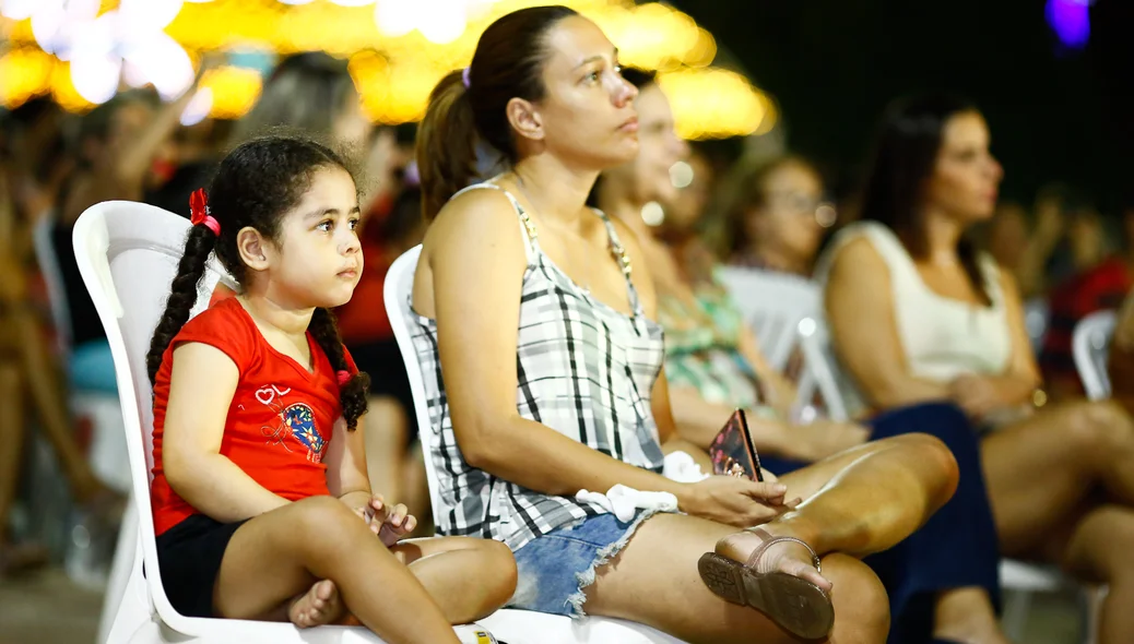Muita gente no parque da cidadania 