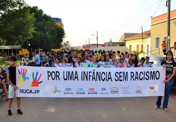 NUCA de Joaquim Pires promove caminhada contra o racismo