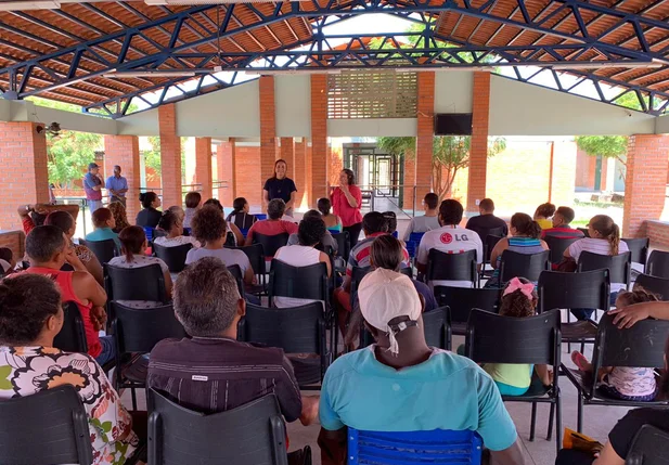 Reunião com os mutuários do Conjunto Portal da Esperança