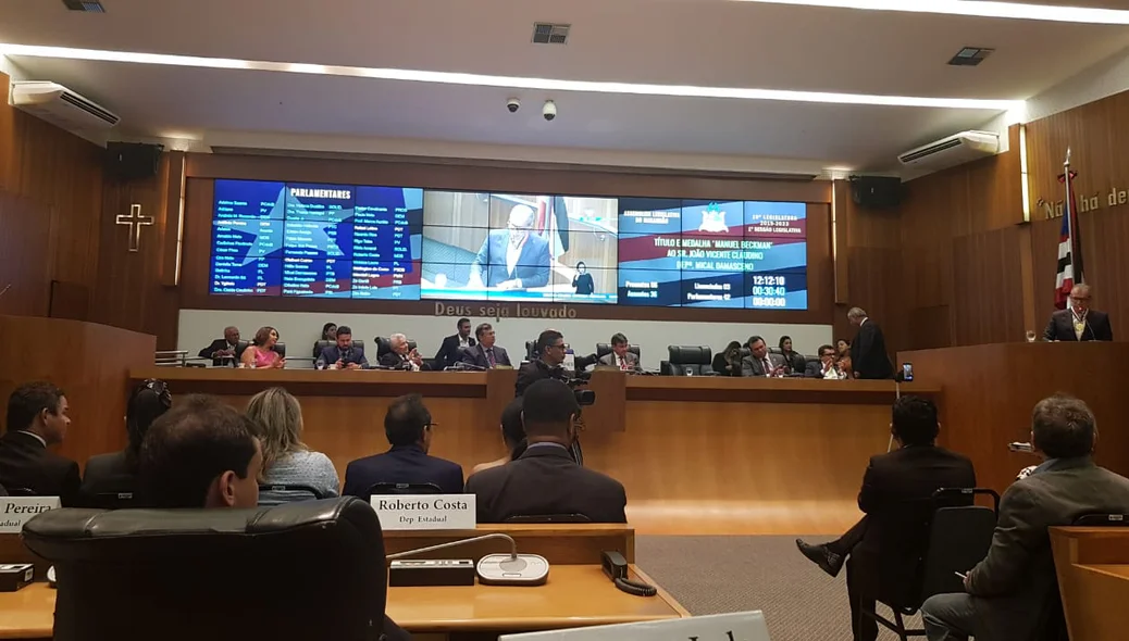 O ex-senador João Vicente Claudino (PTB) foi homenageado nesta sexta-feira
