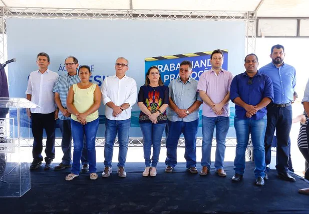 Vereadores reunidos na solenidade da Águas de Teresina