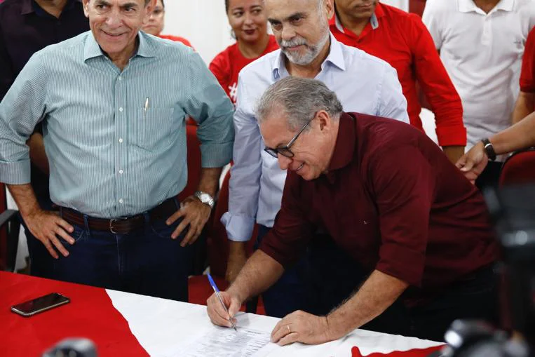 Assis Carvalho é reconduzido à Presidência do PT