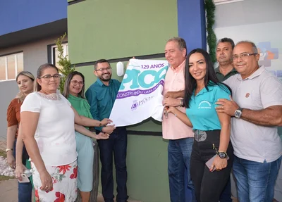 Descerramento da placa inaugural