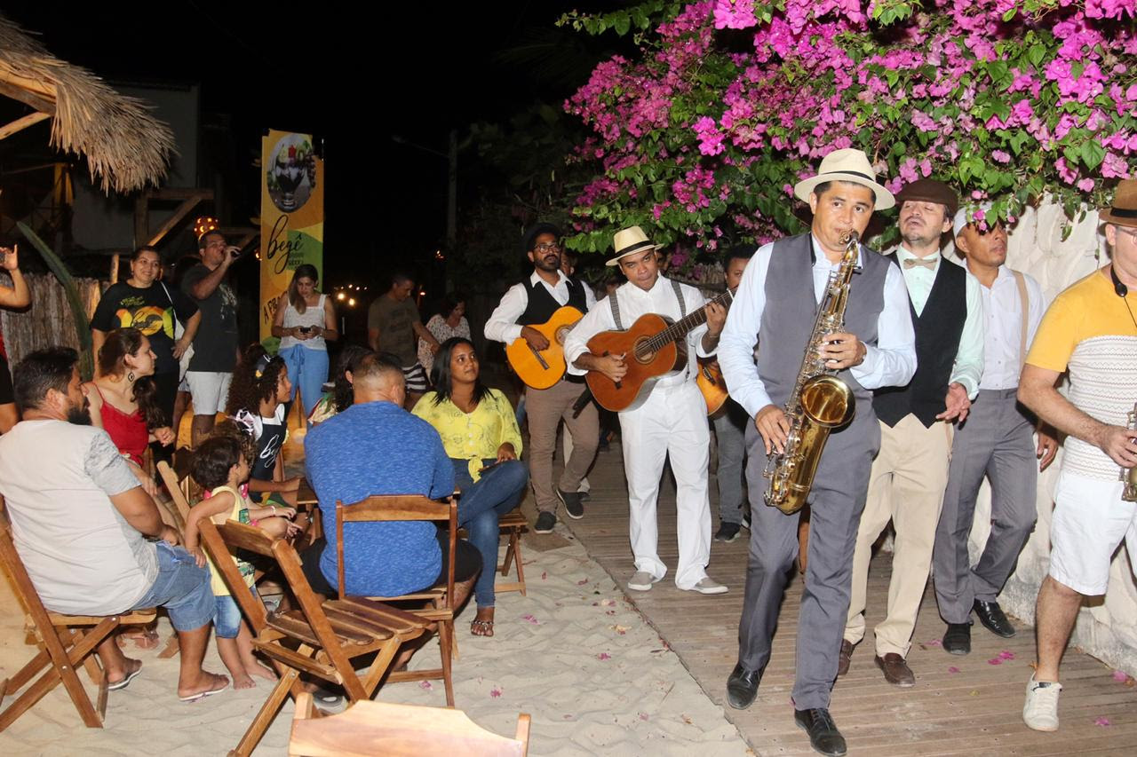 Serenata sairá da Vila Begê Sabor e Sol, montada na praça principal de Barra Grande