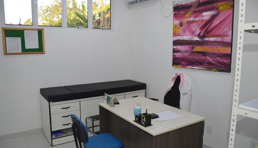 Todas as salas contam com móveis novos