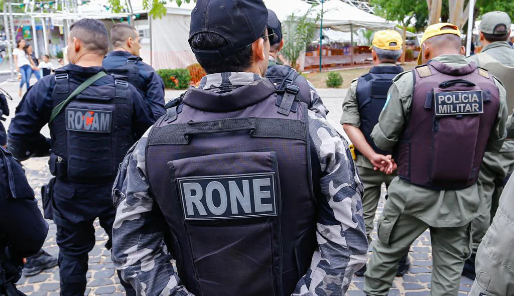Policial do RONE