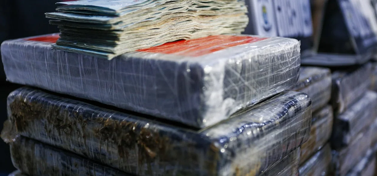 Cerca de 12 mil reais em dinheiro em espécie foram apreendidos