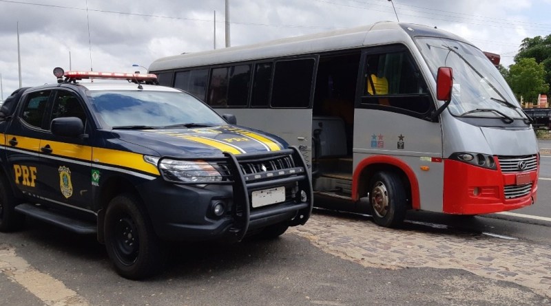 Veículo apreendido pela PRF na BR 316 em Teresina