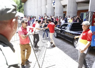 Manifestantes na Alepi