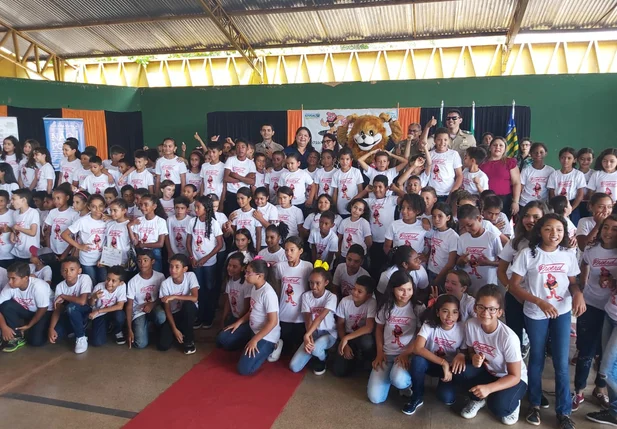 Prefeitura e PM realizam formatura  do PROERD para 470 alunos de Altos