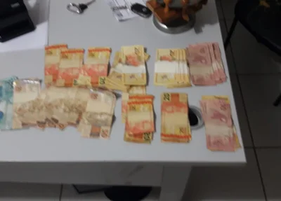 Dinheiro encontrado com o preso