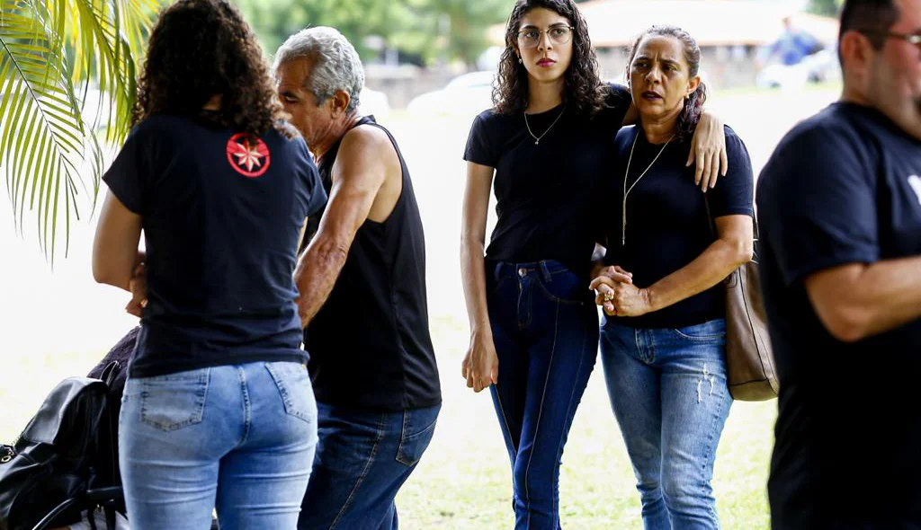 Familiares e amigos de Rudson Vieira