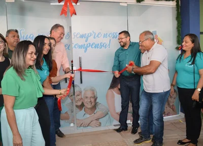 Padre Walmir inaugura obras durante aniversário da cidade