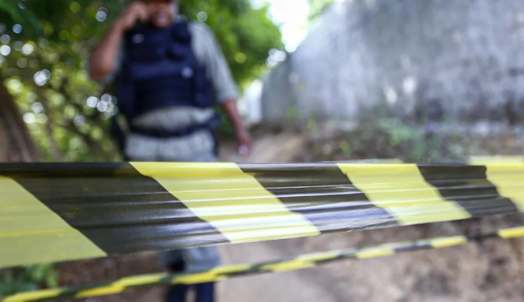 Polícia Militar isolou a área do crime