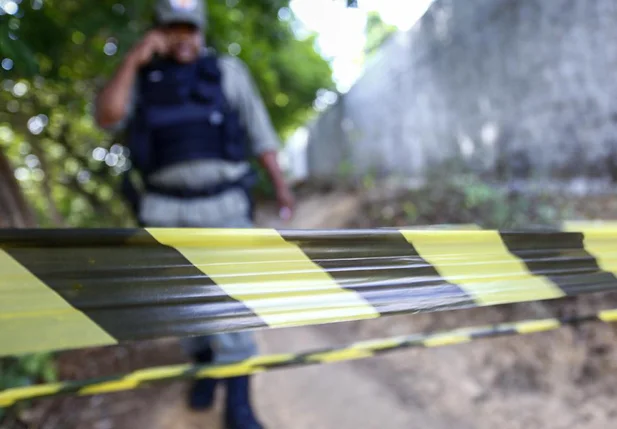 Polícia Militar isolou a área do crime